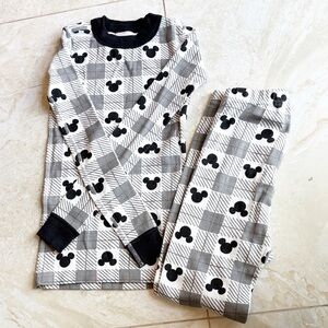 6-7 Hanna Andersson Mickey Mouse Pajamas